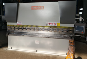 2007 10寸屏數控系統100T3200